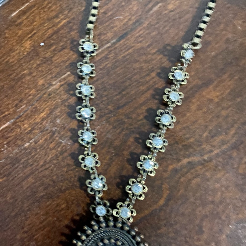 ⭐️Brass Necklace & rhinestone - Picture 2 of 2